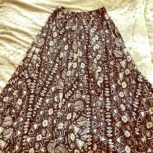Amazing Magic maxi skirt sz S